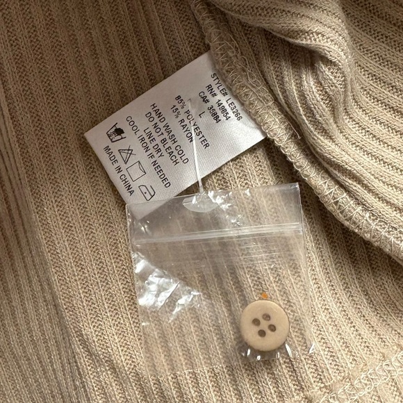 NWT Sage The Label Taupe Ribbed Knit Cropped Cardigan Size Large - Picture 3 of 4